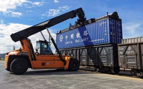 云南省铁路运输恢复性增长 上半年发送2847万吨 集装箱运输同比增12.6%