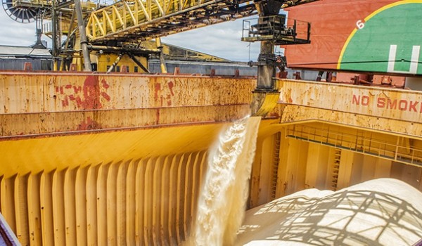 中国进口将放缓？全球糖价利好与糖浆限制叠加 中国原糖进口激增后或放缓