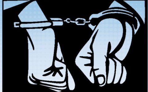 云南两海关缉私分局局长涉受贿被逮捕 同一天接受调查