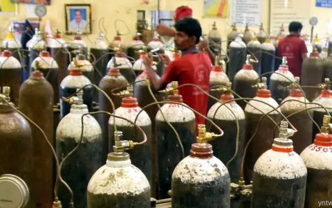 印度马哈拉施特拉邦的糖厂转产医用氧气 解决当地疫情需求