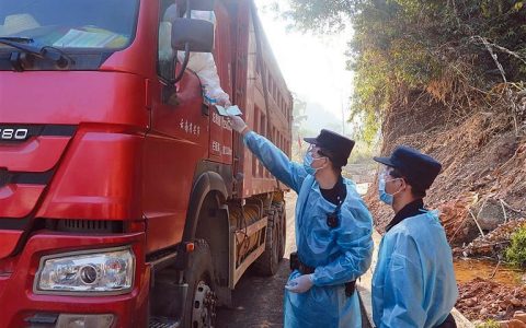 德宏州畹町边检站开通“绿色通道”助力13.48万吨甘蔗入境