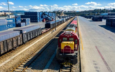 2023年中老铁路进出口货运量同比增95% 开通以来累计货运近3000万吨