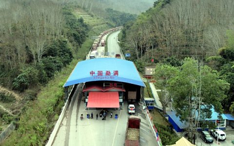 2023/24榨季磨憨边检站133万余吨老挝甘蔗顺利入境