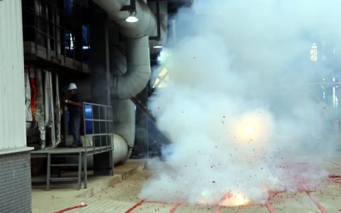 首开纪录！英茂糖业勐捧糖厂点火暖炉 喜迎2024/25新榨季