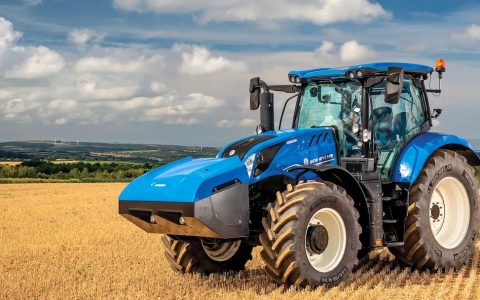 国外先进甘蔗机械设备介绍：100%甲烷动力拖拉机T6.180 Methane Power